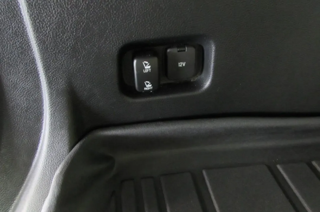 2016 Ford Edge - 2FMPK3K99GBB49372 - Image #31