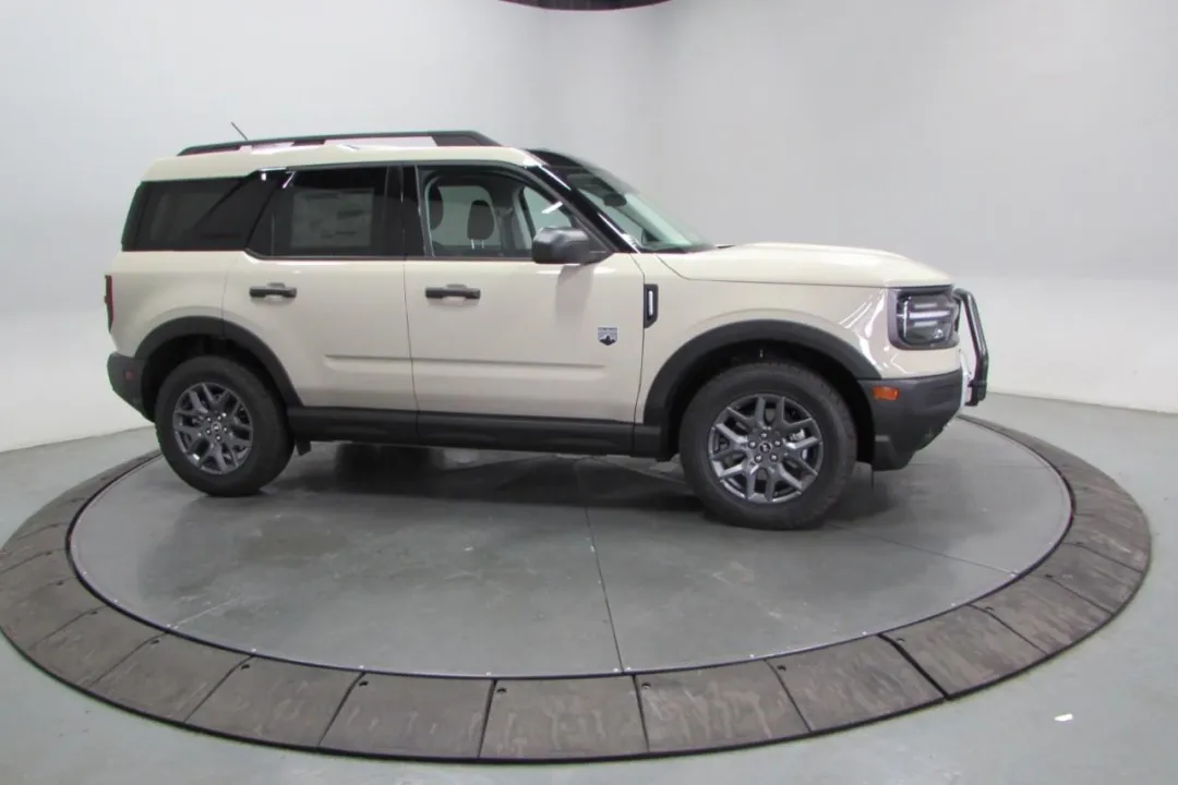2025 Ford Bronco Sport - 3FMCR9BN3SRE65077 - Image #4